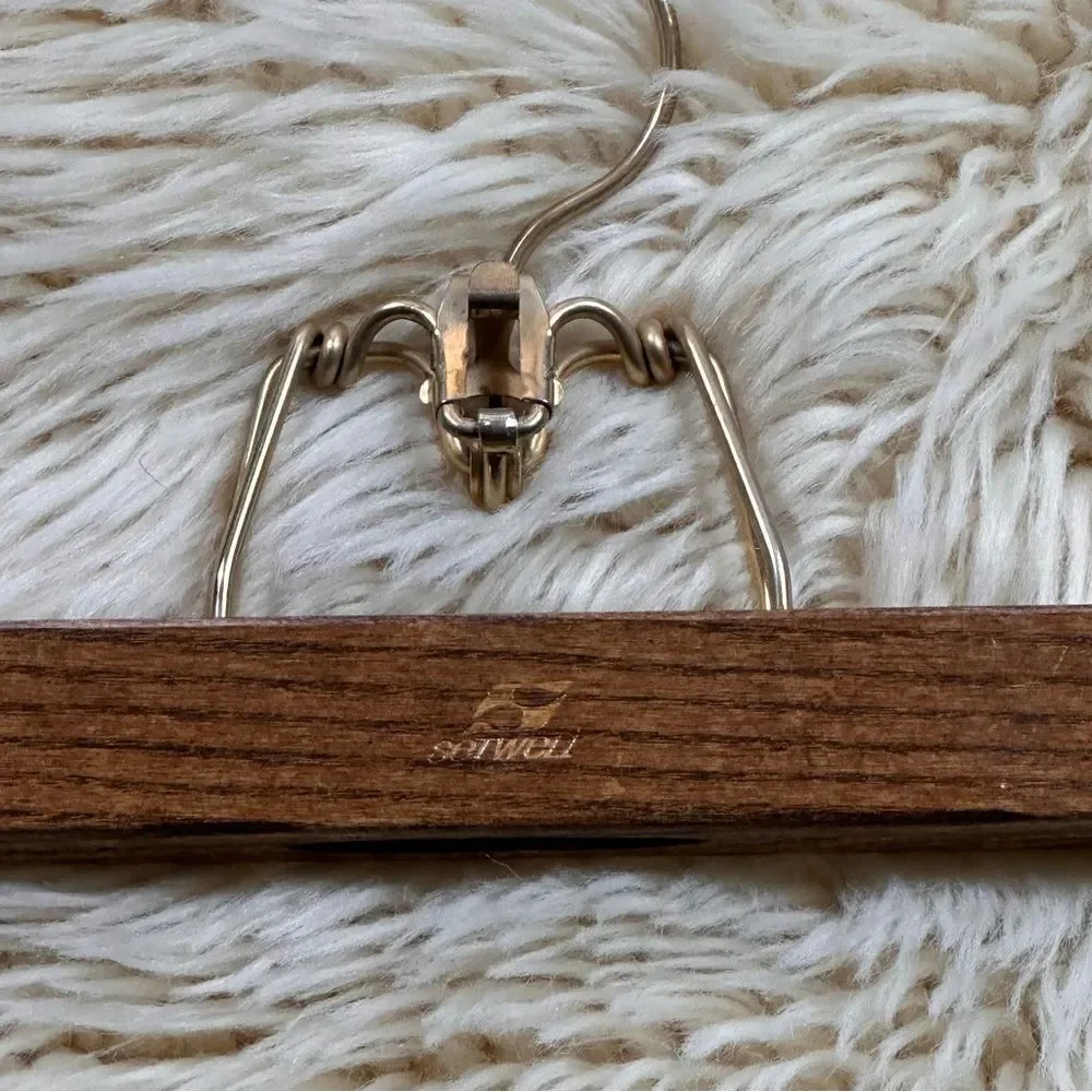 Set of 3 vintage Wooden Clip Hangers - Natural and Brown